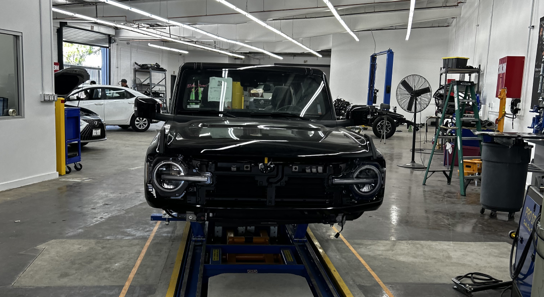 Free car repair estimate service at Network Auto Body, Los Angeles.